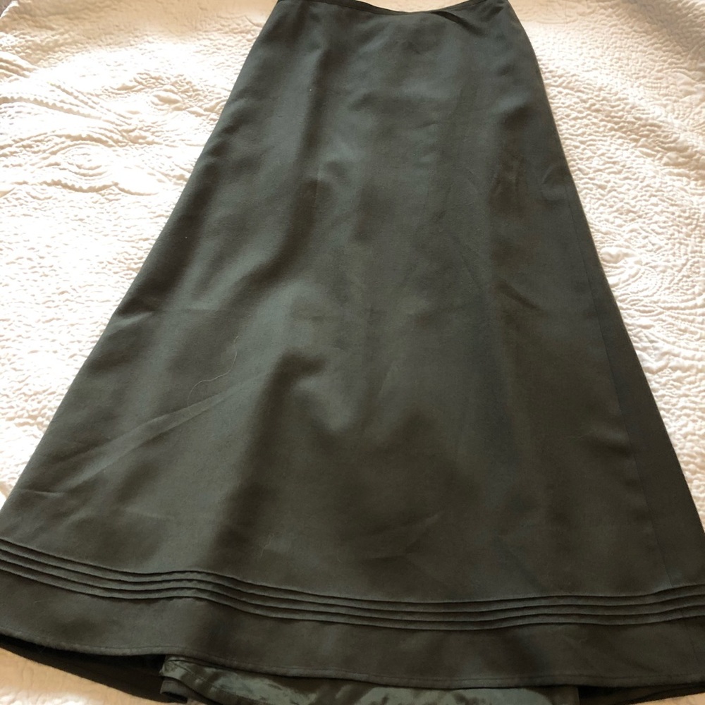 Green flare midi skirt. 100% wool